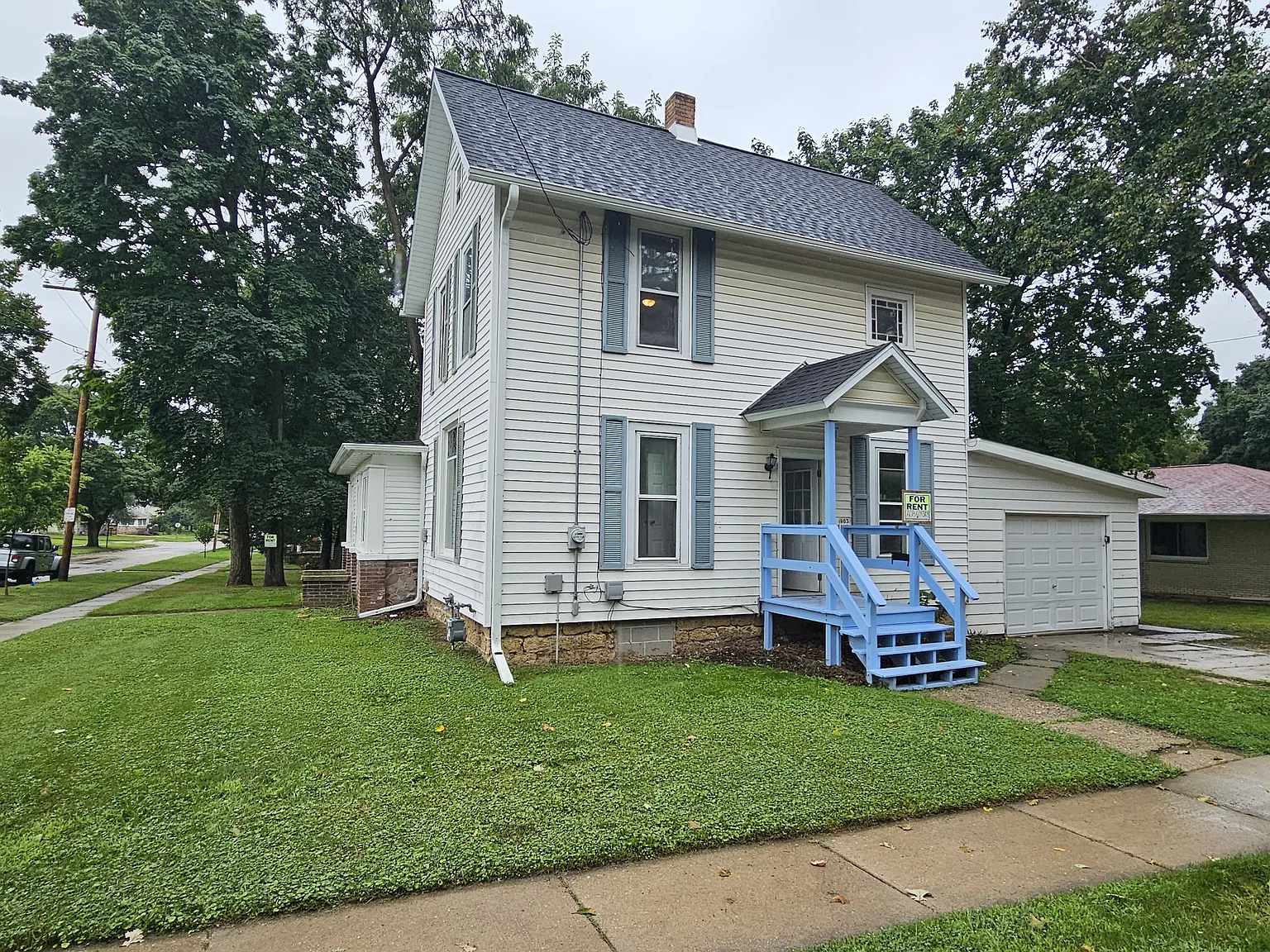 903 W Conger St — Photo 1