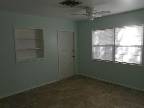5th image of 4041 Longhorn Dr