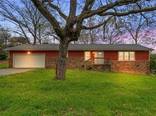 1305 Michael Ln, Hixson, TN 37343