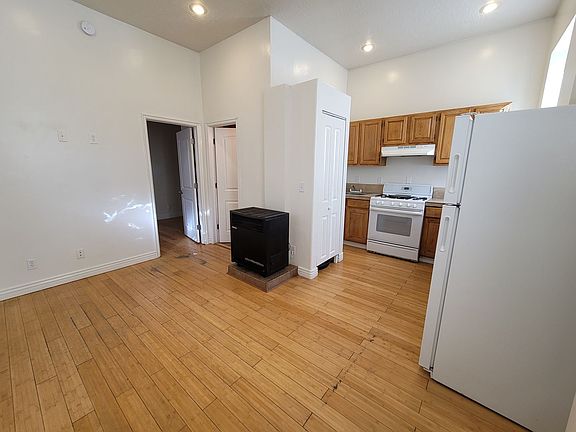 5th image of 425 E 4th Ave #2