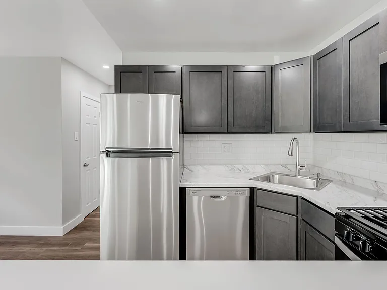 Primavera Square Apartments — Photo 1