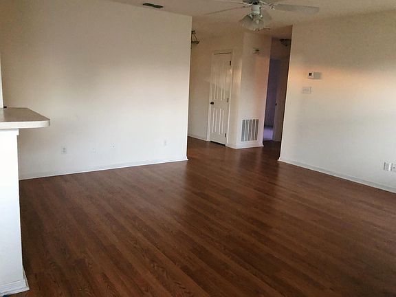 5th image of 9 Lakewood Dr