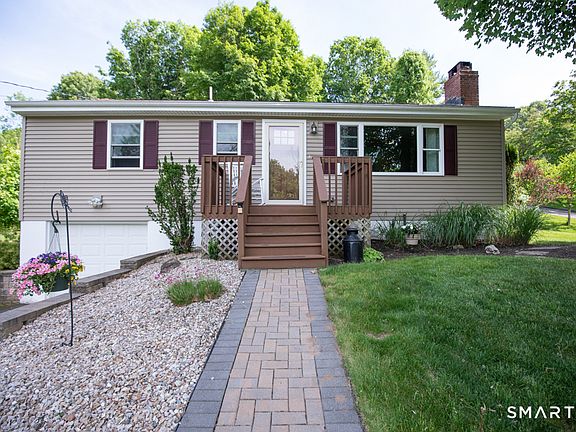 2nd image of 154 Meeting House Hill Road