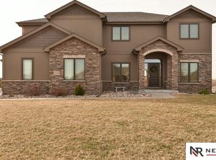 21401 Walnut St, Elkhorn, NE 68022