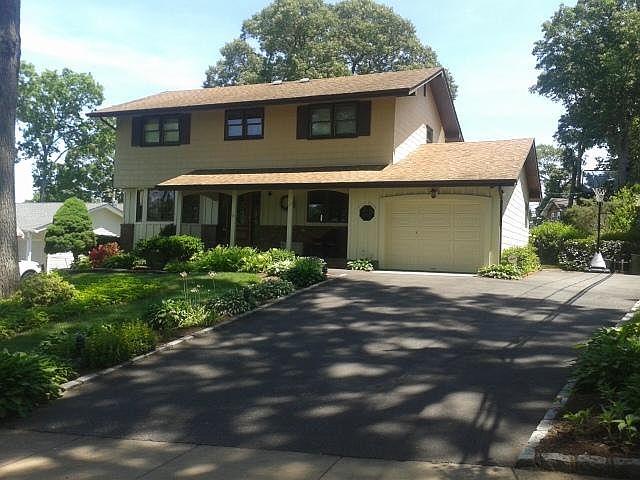 1st image of 17 Hawk Ln