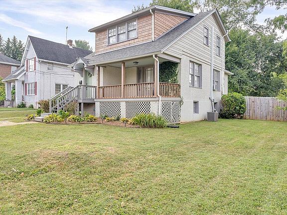 3rd image of 2812 Burton Ave NW
