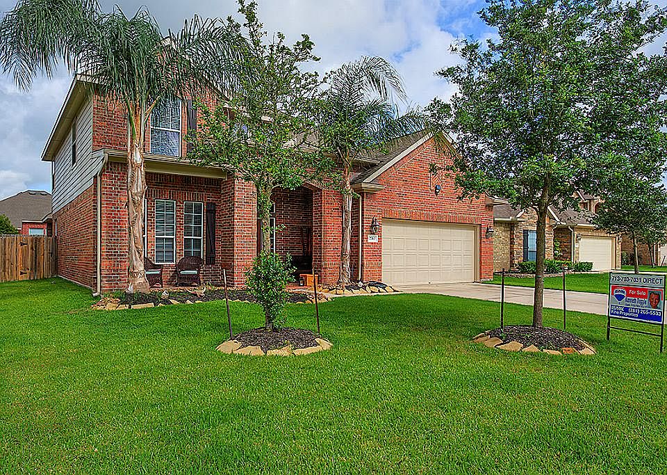 BEAUTIFUL 2 STORY HOME