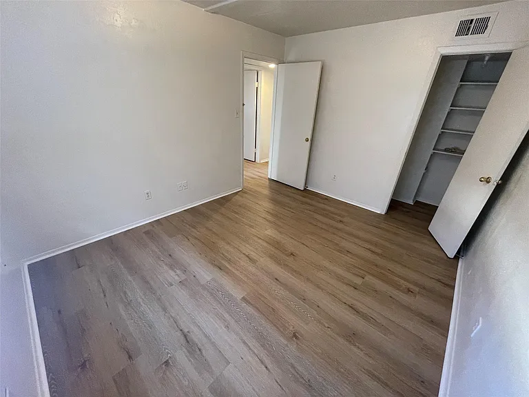11041 Albury Dr — Photo 12