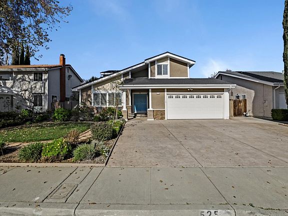 3rd image of 525 Century Oaks Way