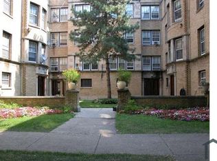 1642 W Estes Ave #3, Chicago, IL 60626