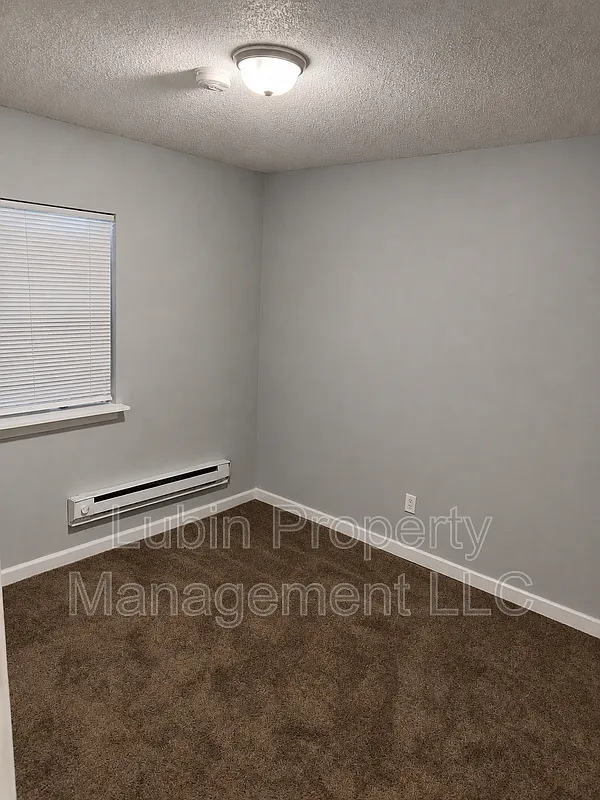 2 bed, 1.0 bath, 745 sqft, $799 — Photo 2