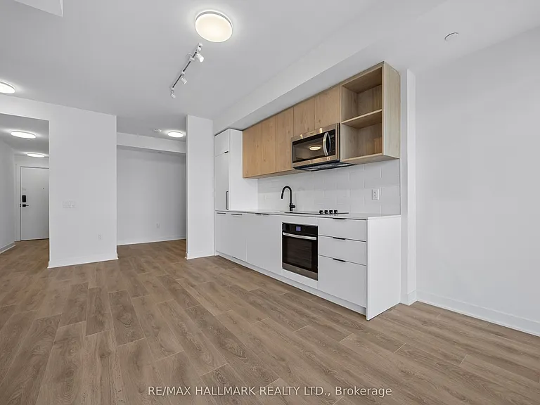 1185 Dupont St #515 — Photo 2