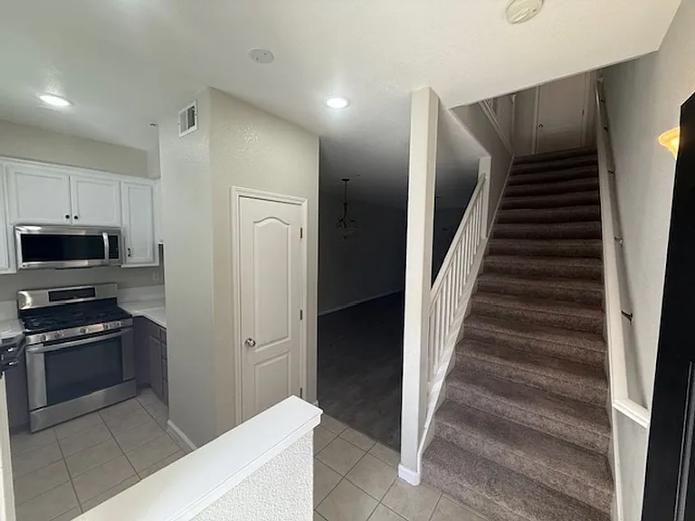 9 Ashford Pl — Photo 4