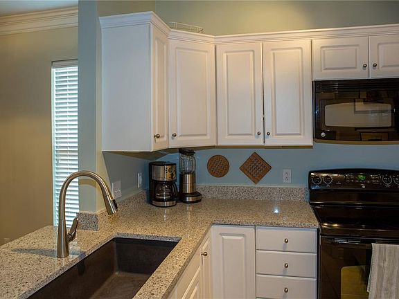 4th image of 1506 Plantation Point Dr