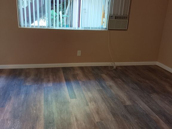 5th image of 6235 Stanley Ave APT 7