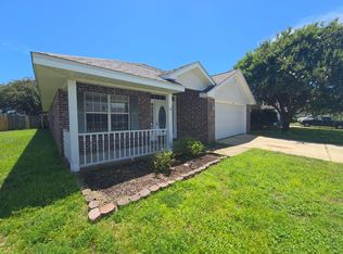 418 Pristine Water Ln, Mary Esther, FL 32569