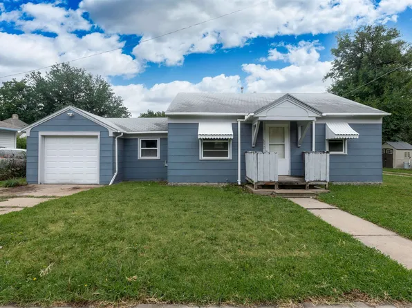 312 S Poplar St, Newton, KS 67114