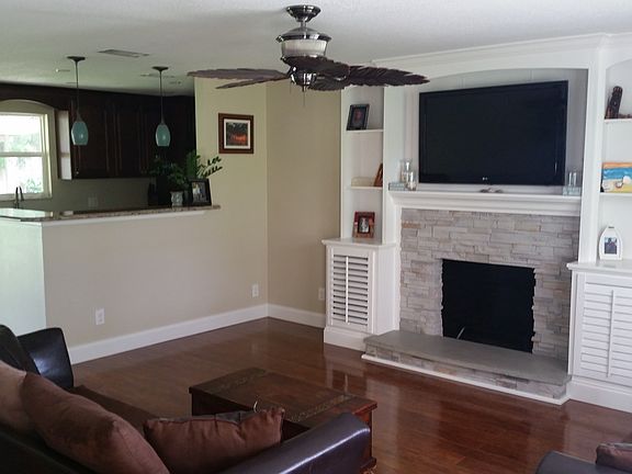 4th image of 1597 Carmen Ave