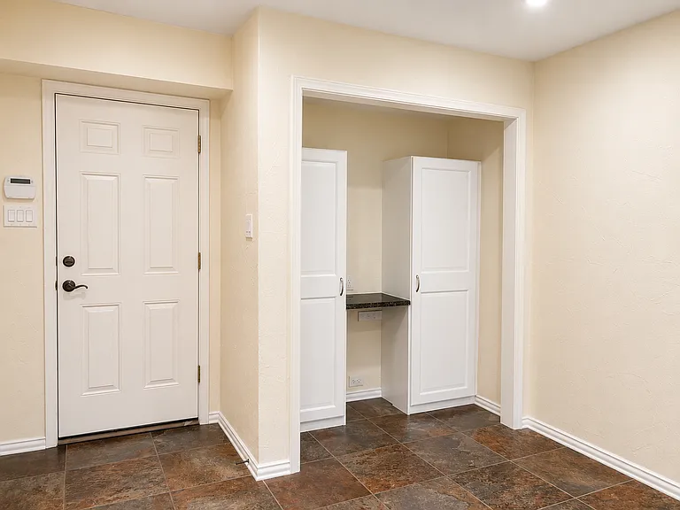 5912 Meadow Wood Ln — Photo 12
