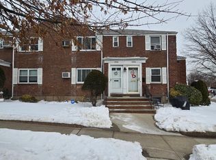 7019 261st Street #122E6, Glen Oaks, NY