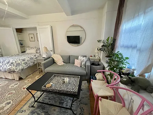 Rented by Buchbinder & Warren | media 2