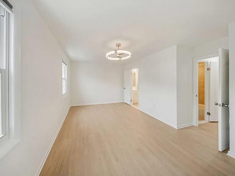 68 Orchard Dr — Photo 10