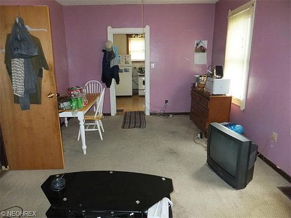 3rd image of 4218 Carlyle Ave
