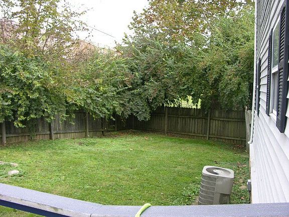 2nd image of 104 Jessamine Ct