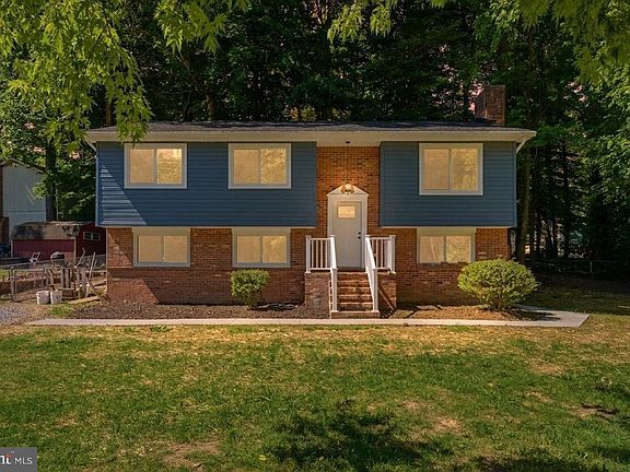 3rd image of 10902 Meadowlark Ln