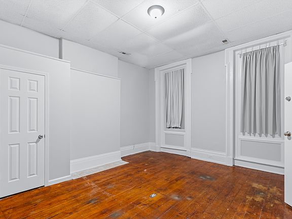 3rd image of 1814 W Jefferson St #1