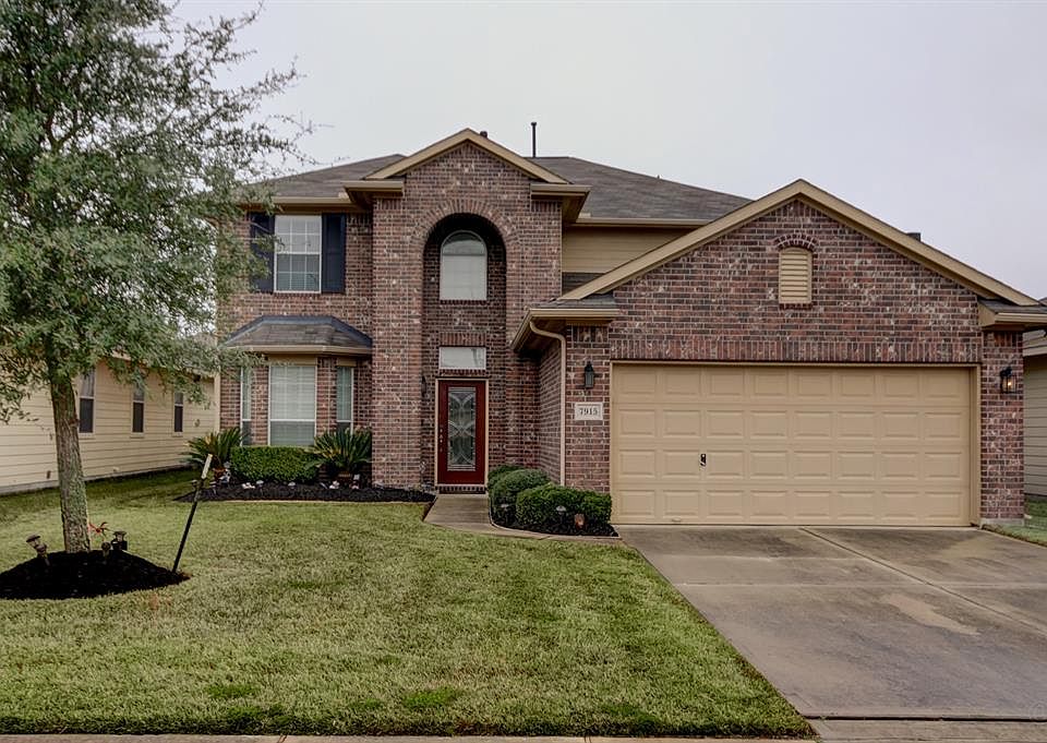 1st image of 7915 Meandering Oak Ln