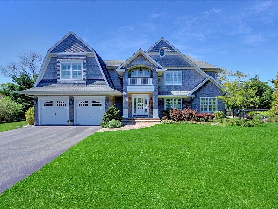 1st image of 206 Secatogue Lane