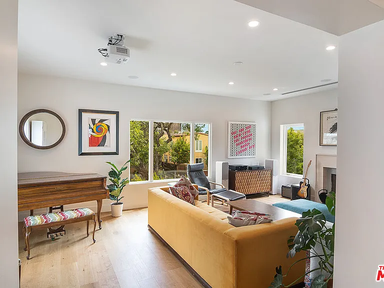 8021 Blackburn Ave #U — Photo 8
