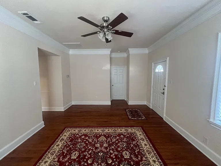 509 N Chestnut St — Photo 8