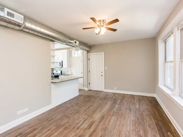 2113 W Caton St #3E — Photo 2