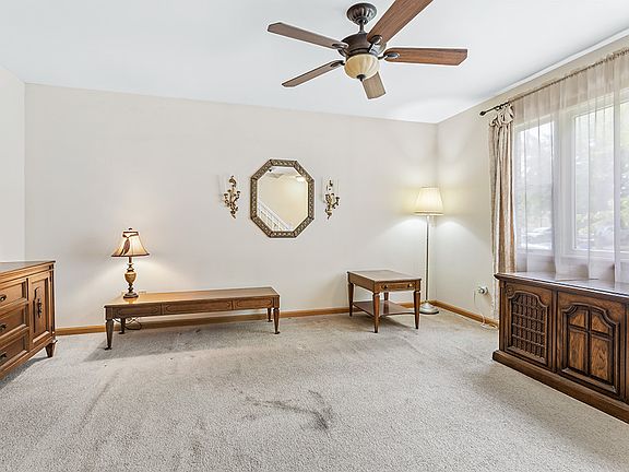 2nd image of 2465 Red Oak Trl