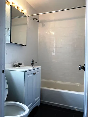 Rented by Prime Realty | media 28