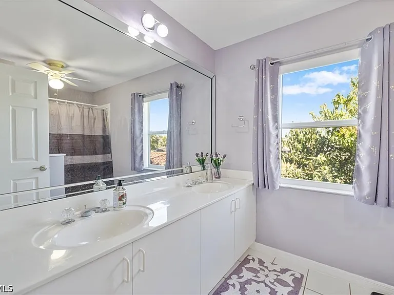 13870 Silver Lake Ct — Photo 10