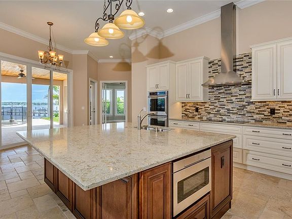 3rd image of 1415 SE Saint Lucie Blvd