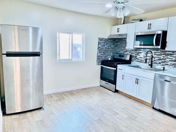 2621 Edwin St, Hamtramck, MI