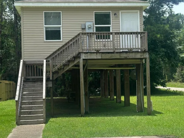 6323 W Adams St, Bay Saint Louis, MS 39520