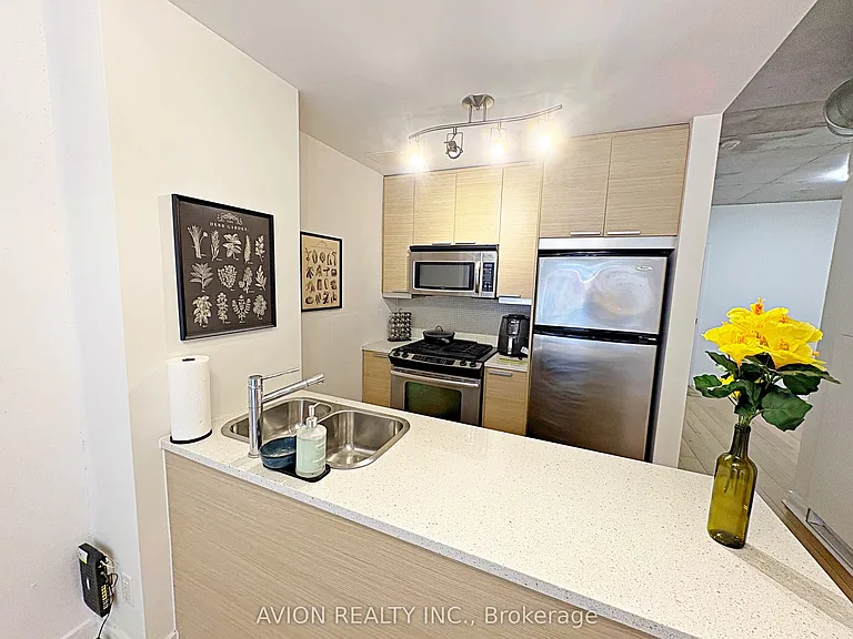 138 Princess St #311 — Photo 9