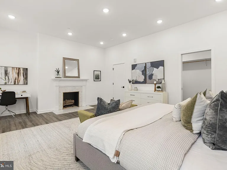 1602 Locust St #4-401 — Photo 14