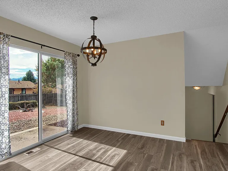 1197 Applewood Dr — Photo 11