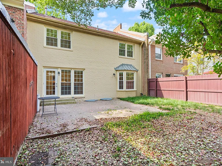 8330 Wickham Rd — Photo 51