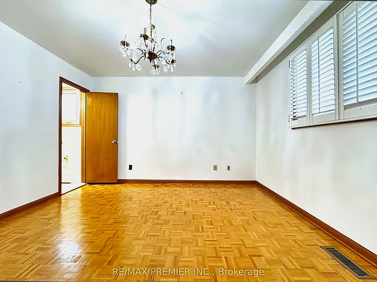 56 Fairchild Ave #MAIN — Photo 32