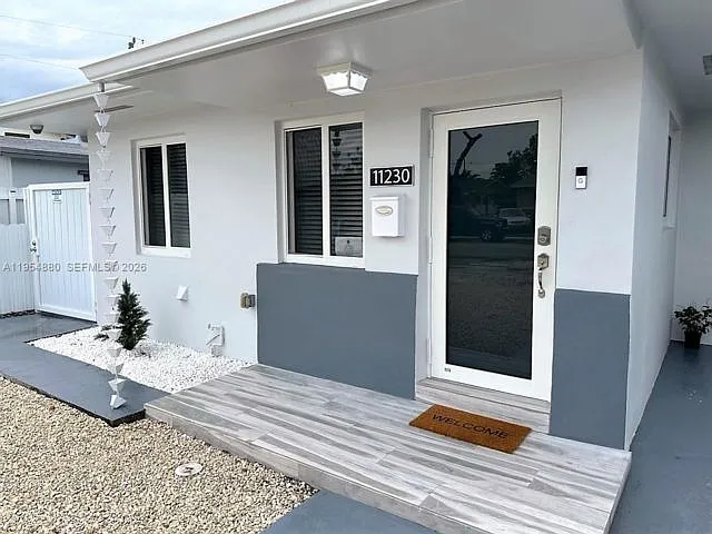 11230 SW 5th St — Photo 13
