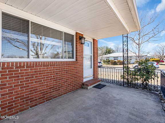 5th image of 270 Port Royal Drive
