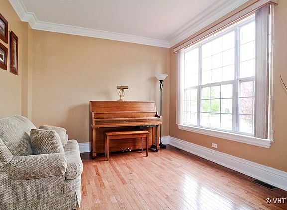 3rd image of 249 Churchill Ct