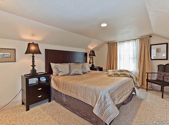 Large Upstairs bedroom